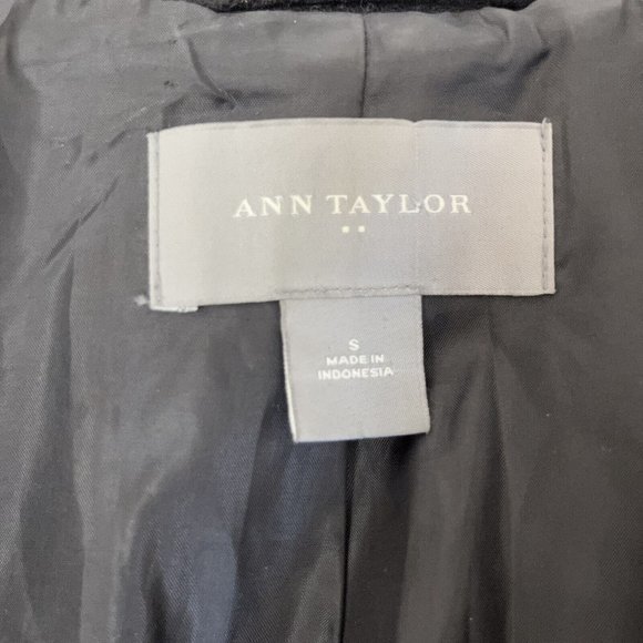 Ann Taylor Women's‎ Jacket Horn Toggle Black Button Pea Coat Small Wool Blend - Picture 8 of 12